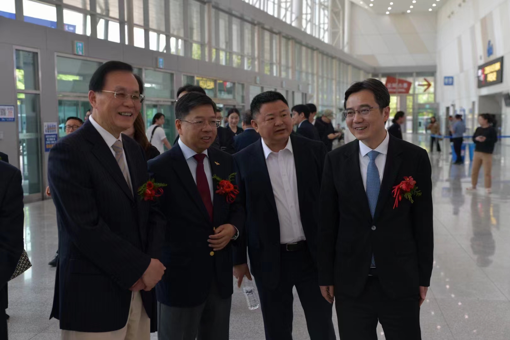 王华杰指导.jpg